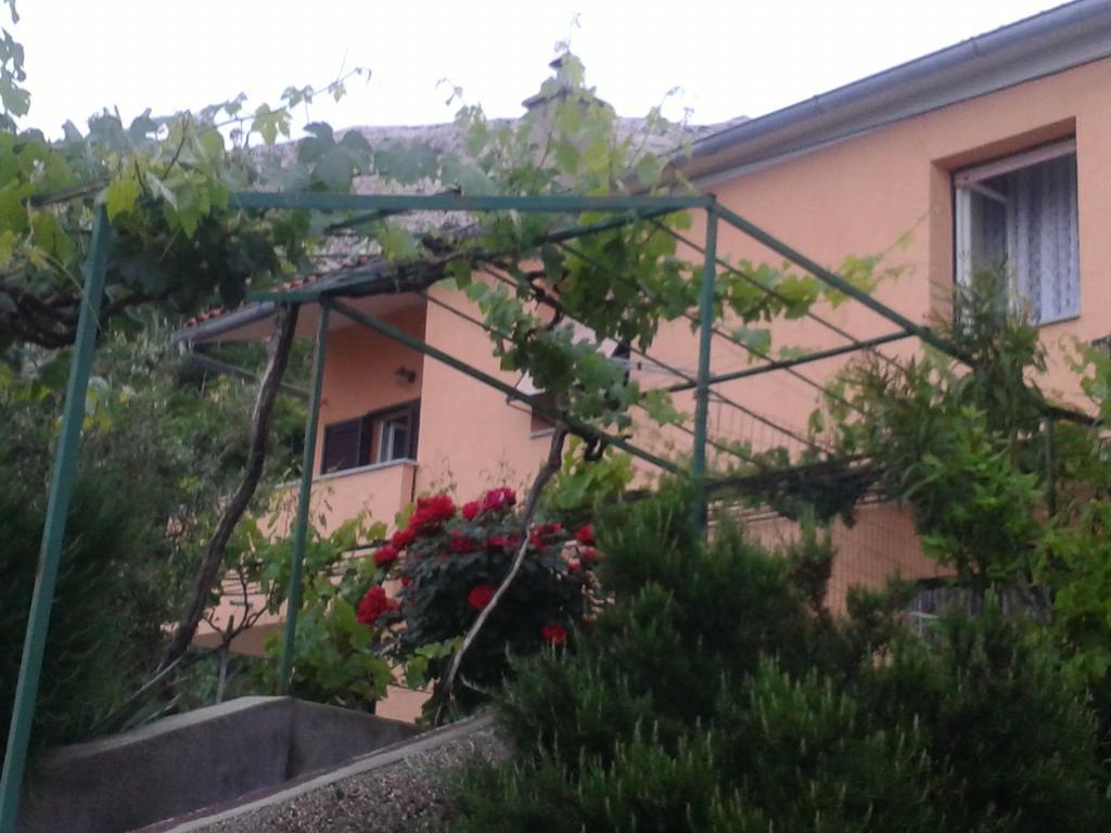 Studio Apartman Stara Baška Exterior foto