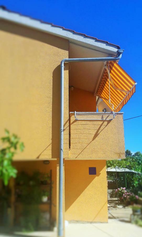 Studio Apartman Stara Baška Exterior foto