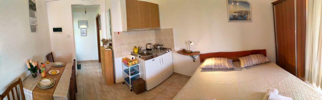 Studio Apartman Stara Baška Exterior foto